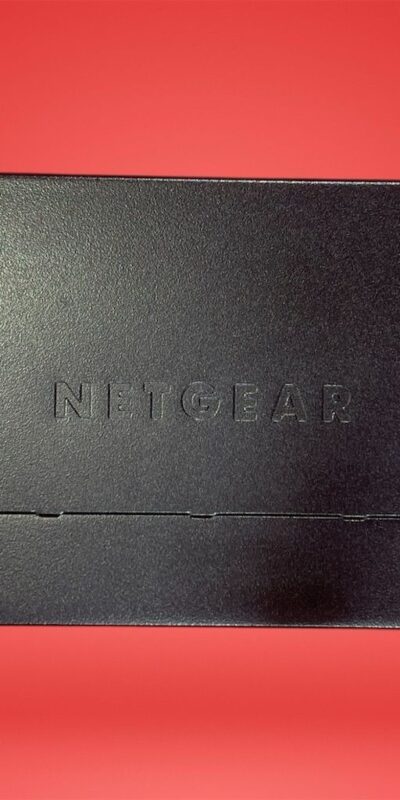 Netgear GS305P 5-Port Gigabit PoE Ethernet Switch 55W Unmanaged Desktop