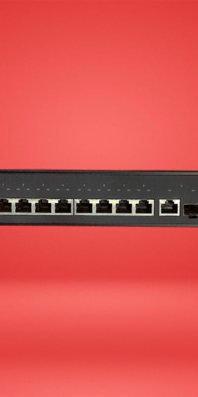 Aerohive SR2208P 8-Port Gigabit PoE+ Cloud Managed Network Switch RJ-45