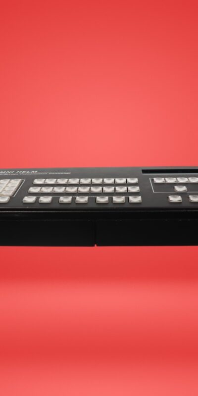 FSR ON-HELM Omni Helm Multi-screen presentation controller