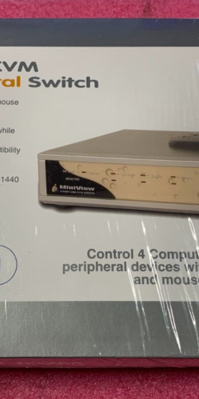 IoGear MiniView 4-Port USB KVM & Peripheral Switch Kit For PC/MAC GCS104U