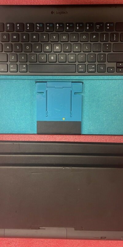 Lot 4x Logitech Bluetooth Tablet Keyboard for Apple iPad + Stands