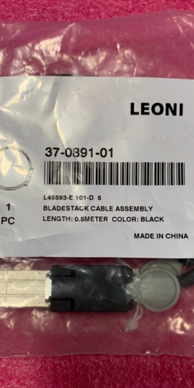 Cisco BladeStack Cable Assembly 37-0891-01 L45593-E 101-D 0.5m Black