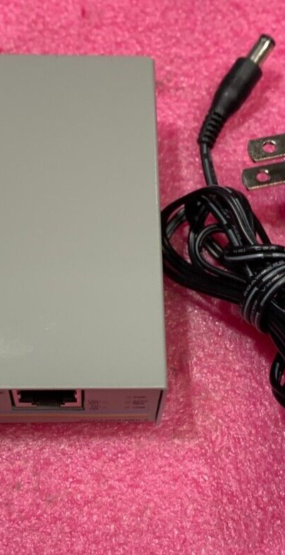 Allied Telesis AT-FS202 10/100Base-TX to 100Base-FX Media Converter + PSU