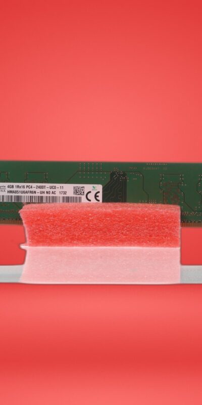 SK hynix 16GB (4x 4GB) DDR4 DIMM PC4-2400T Non-ECC RAM HMA851U6AFR6N-UH