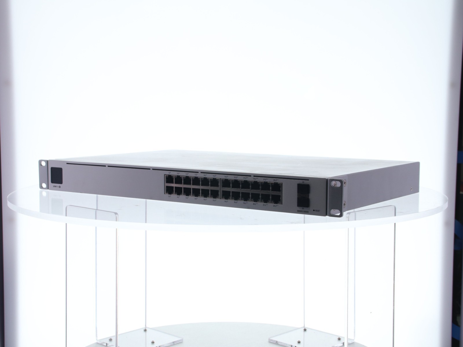 Ubiquiti UniFi Network Pro 24 Port Gigabit POE++ Switch USW-Pro-24-PoE W/ Cord - Image 2