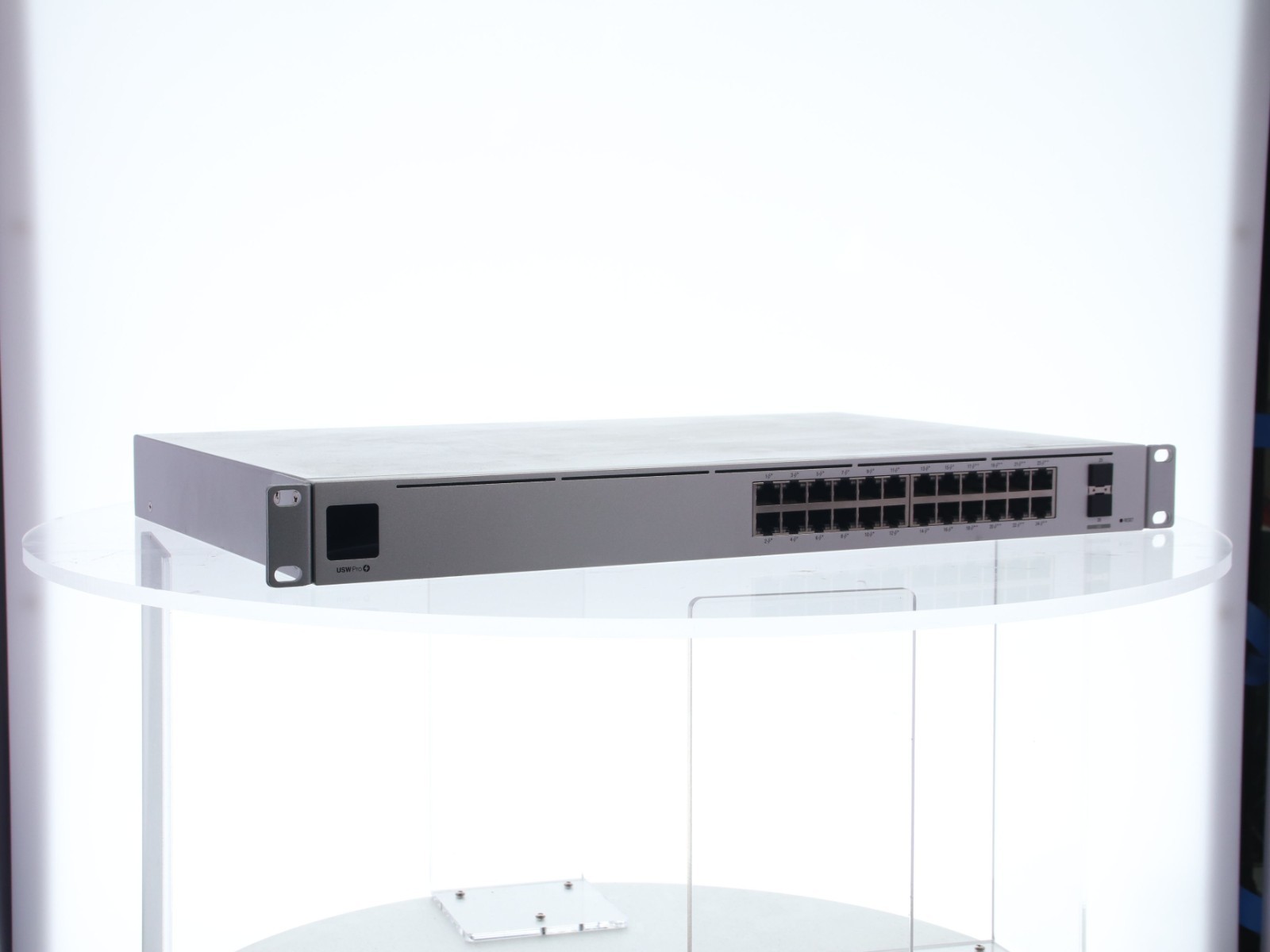 Ubiquiti UniFi Network Pro 24 Port Gigabit POE++ Switch USW-Pro-24-PoE W/ Cord - Image 12
