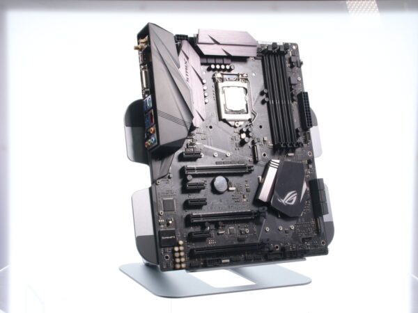 ASUS Strix Z270E Gaming ATX Motherboard + Intel i7 7700K CPU + Cooler Bundle