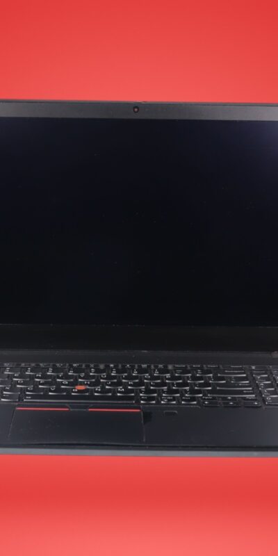 Lenovo thinkpad T590 Intel Core i5-8365 8GB RAM NO SSD Chassis Cracked