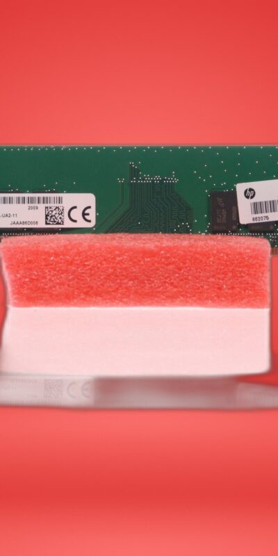 Micron 8GB DDR4 DIMM PC4-3200AA 288-Pin Server Memory MTA8ATF1G64AZ-3G2R1