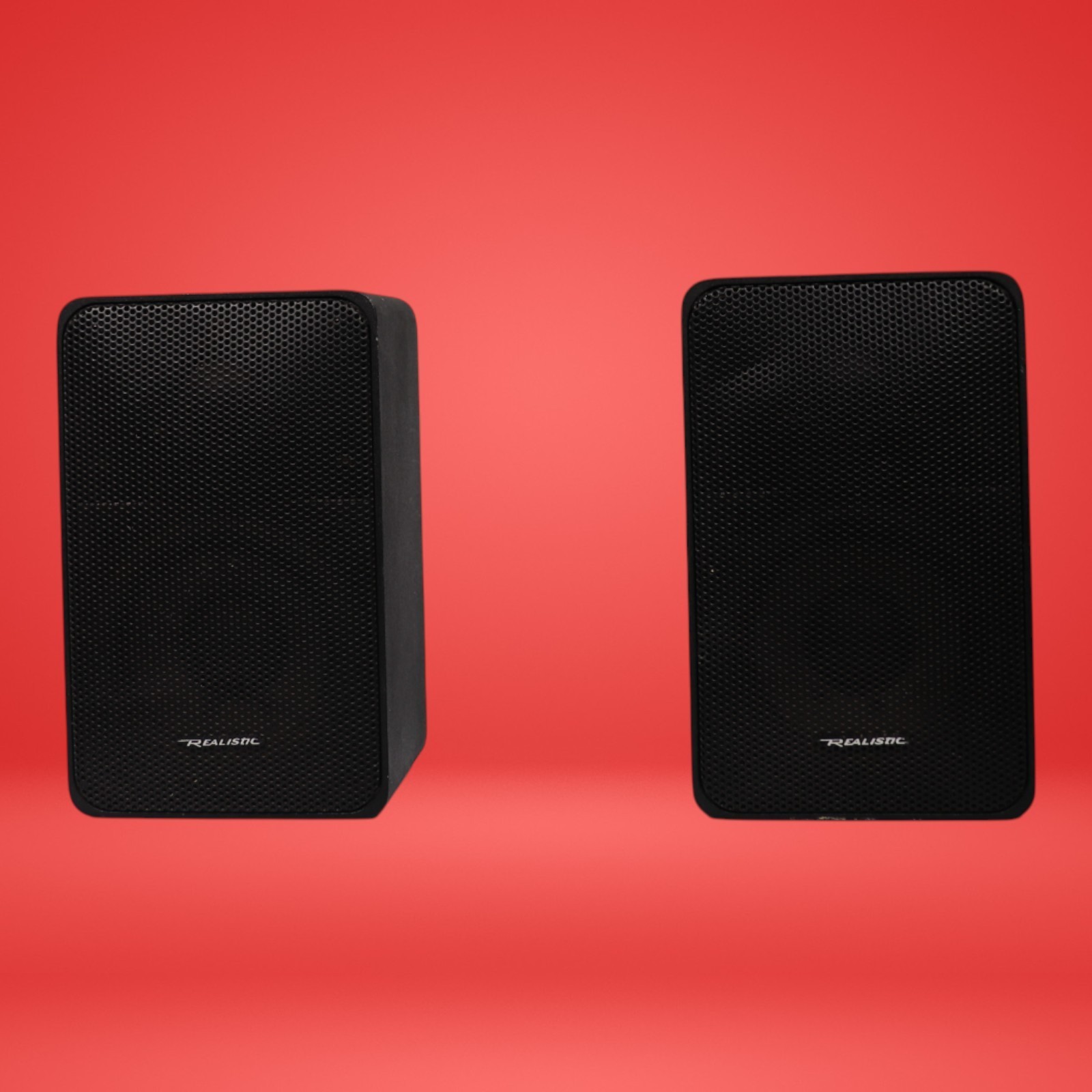 Pair Realistic Minimus 7 Speakers Cat No 40-2030 Black 8 Ohms 40W