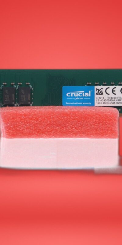 Crucial 16GB DDR4-2666 UDIMM RAM 288-Pin CT16G4DFD8266.M16FE Module