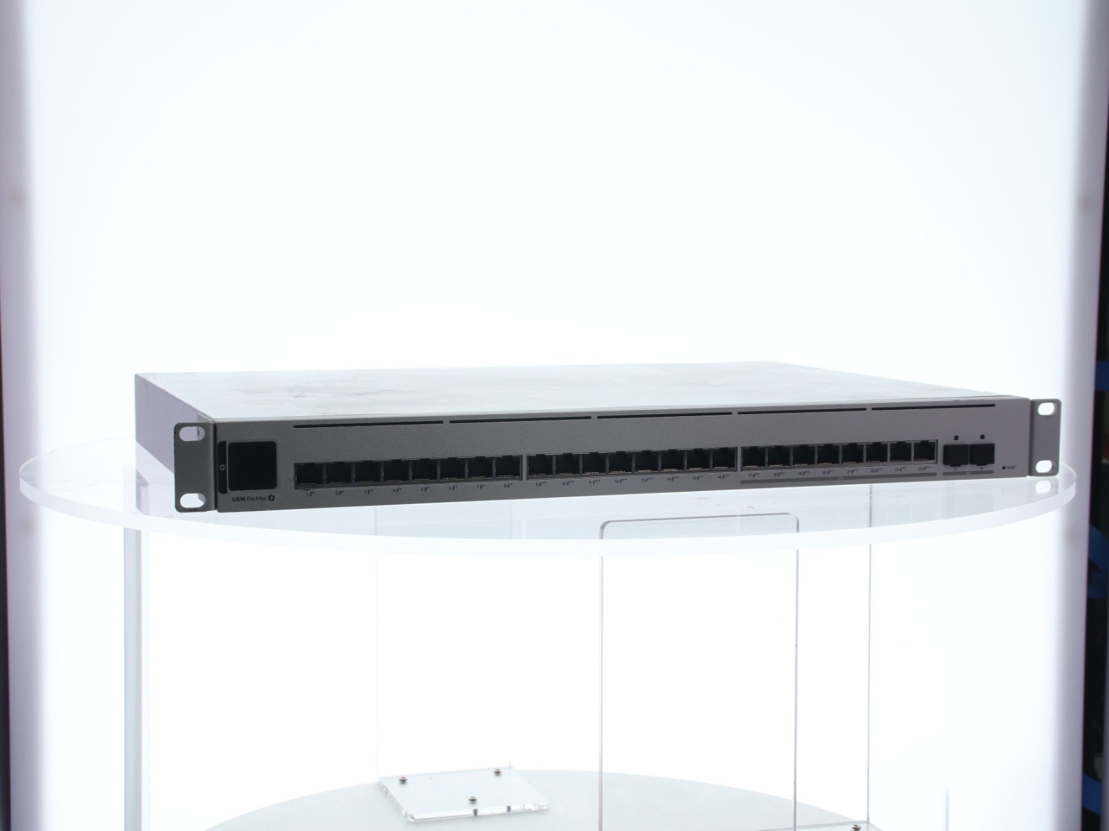 Ubiquiti Networks Pro Max 24 PoE Switch (USW-Pro-Max-24-PoE) W/ Power Cord - Image 12