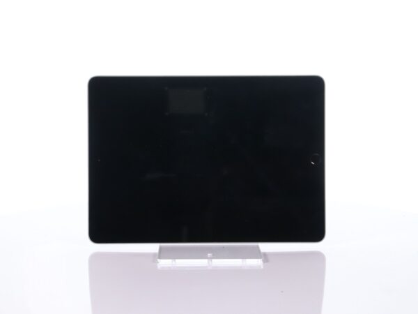 Apple iPad (6th Generation) A1893 32 GB, Wi-Fi, 9.7 in - Silver