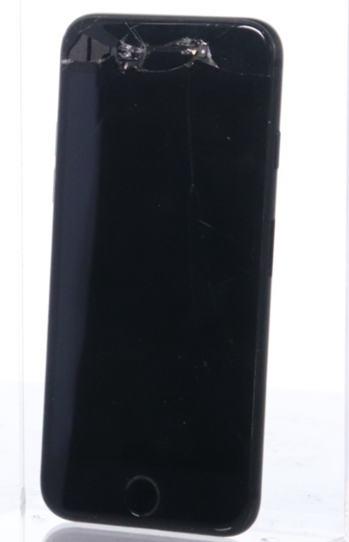 Lot of 12 Apple iPhone 7 32GB iOS Version 15.8.7 Model: A1778