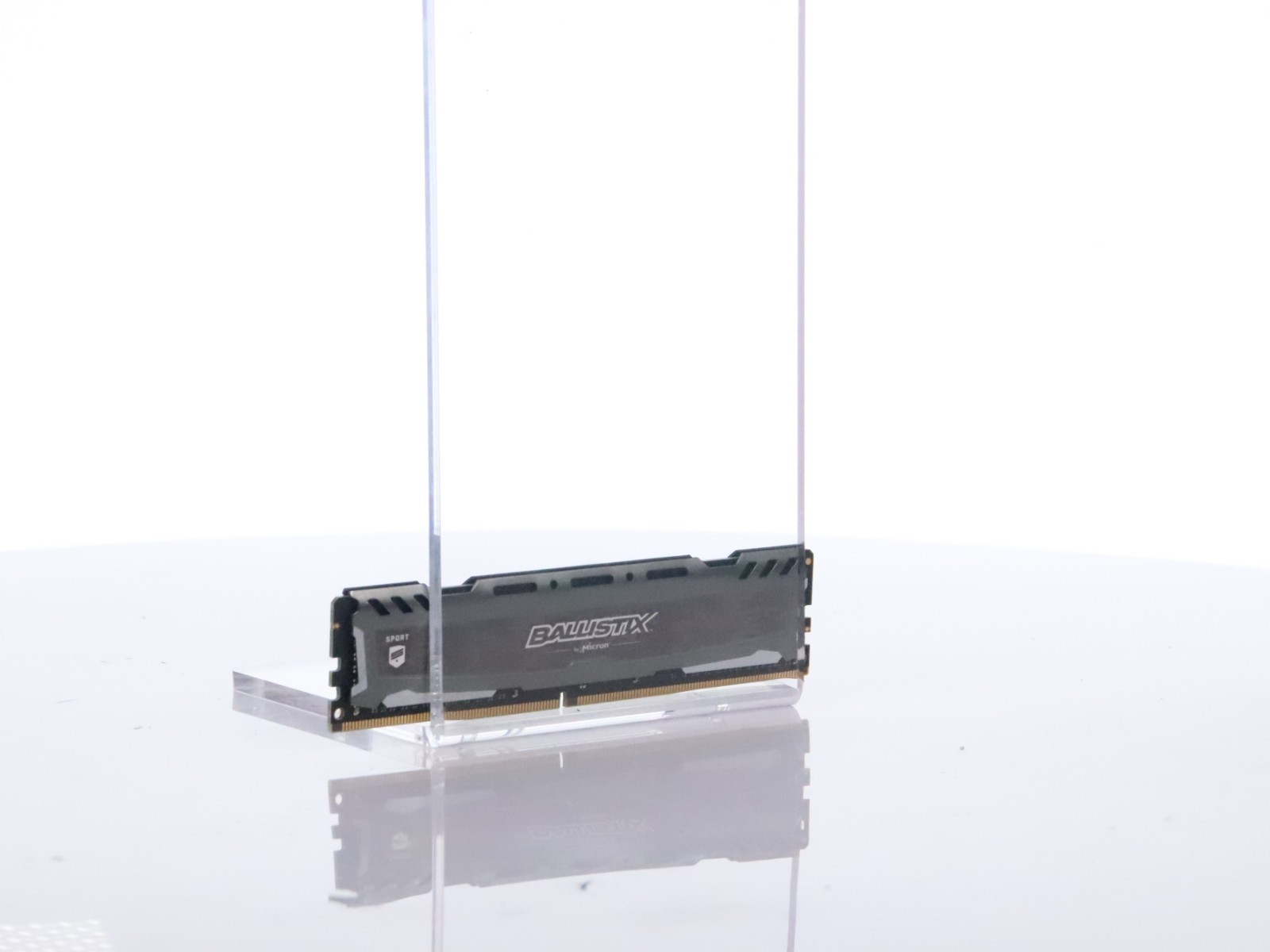 Lot of 4 Ballistix Sport 8GB DDR4-2400 288-Pin DIMM Desktop RAM BLS8G4D240FSB - Image 7