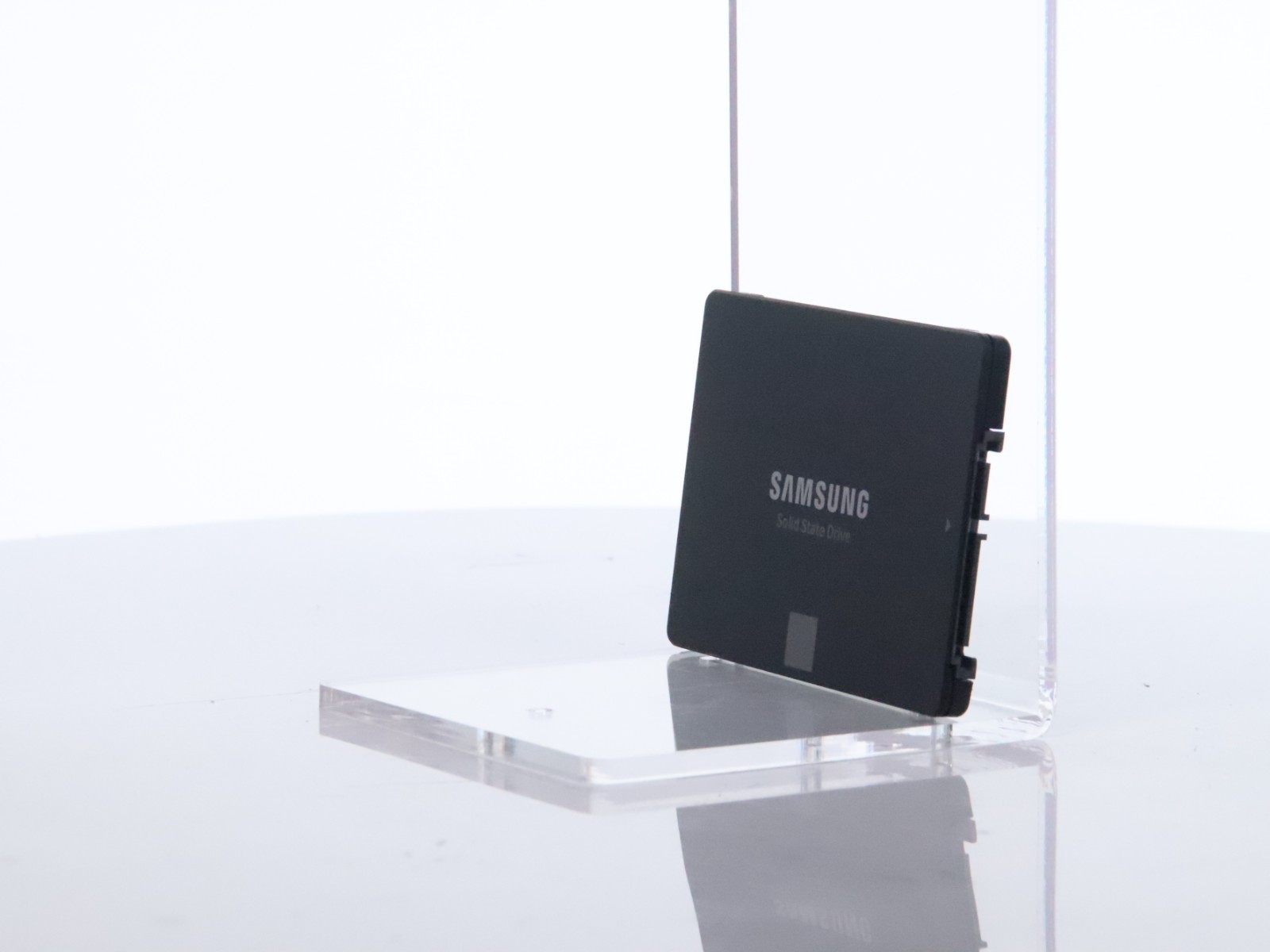 Samsung 860 EVO 1TB 2.5" Sata SSD Solid State Drive MZ7LH1T0HBLS MZ-76E1T0 - Image 3
