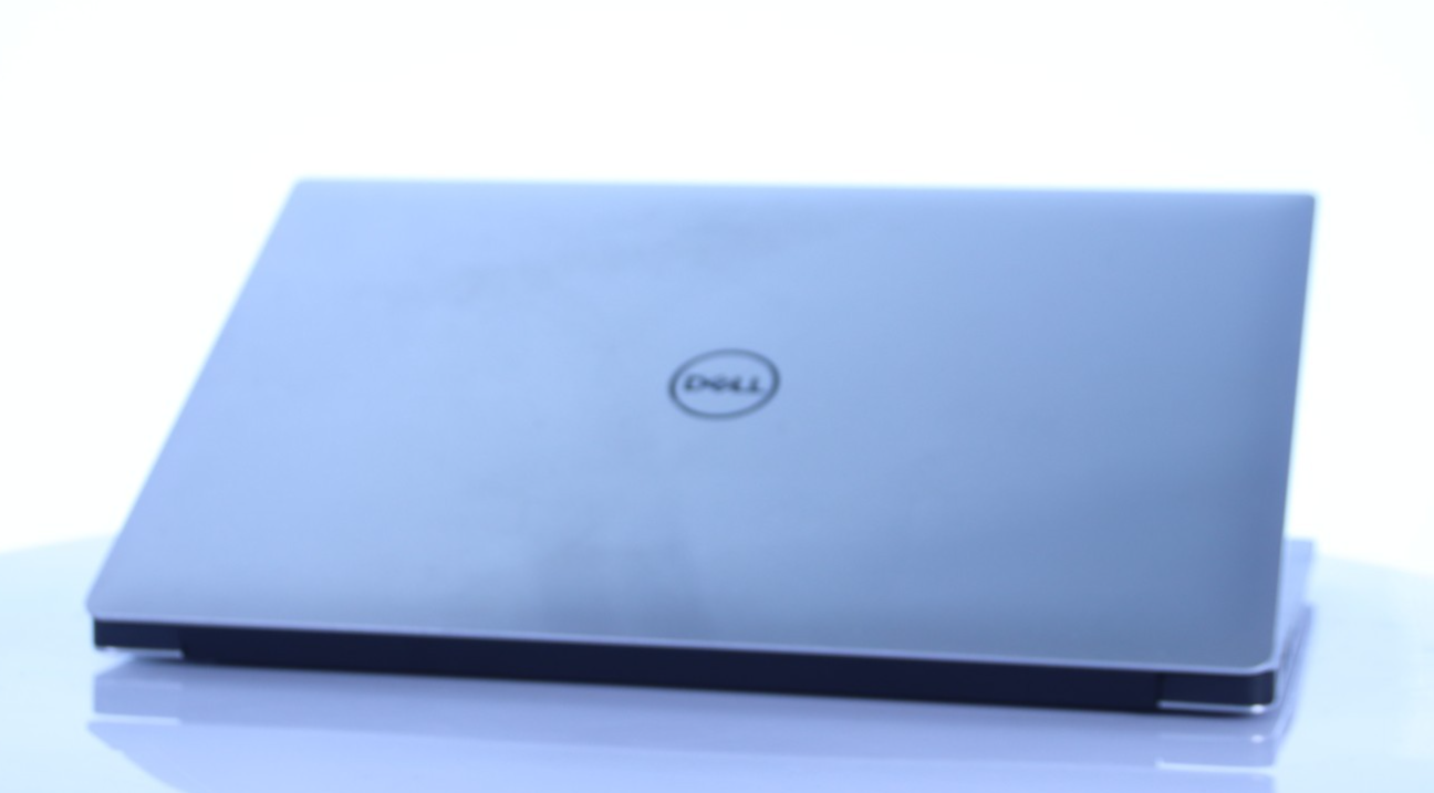 Dell Precision 5540 Core i7-9750H 16GB RAM 256GB NVMe W11P w/ 130W AC Adapter