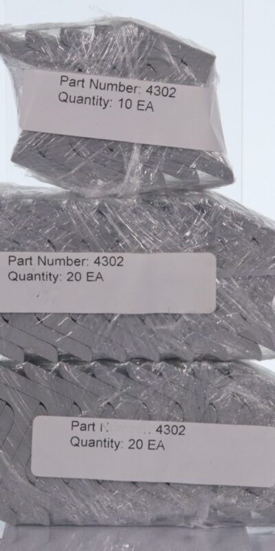 Lot of 50 80/20 Inc 4302 15 Series Aluminum T-Slot 2-Hole Inside Corner Brackets