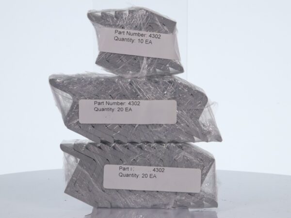 Lot of 50 80/20 Inc 4302 15 Series Aluminum T-Slot 2-Hole Inside Corner Brackets