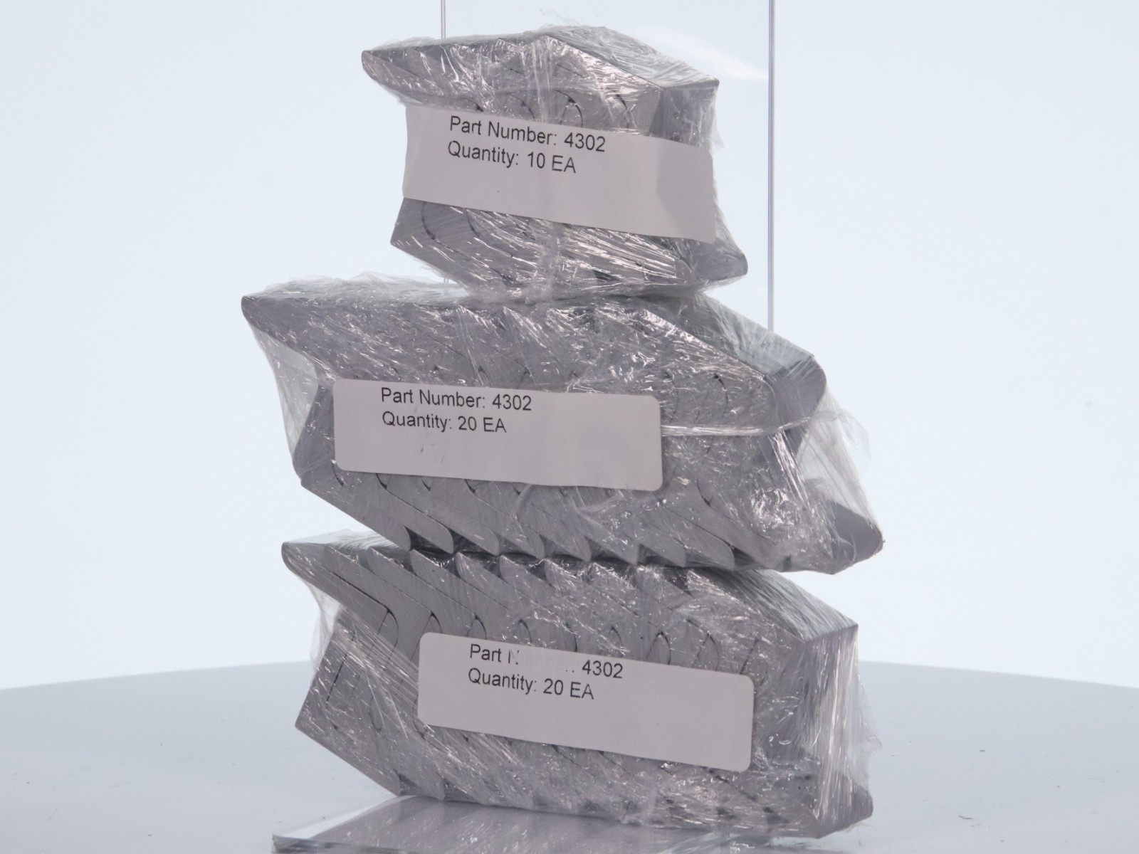 Lot of 50 80/20 Inc 4302 15 Series Aluminum T-Slot 2-Hole Inside Corner Brackets - Image 2