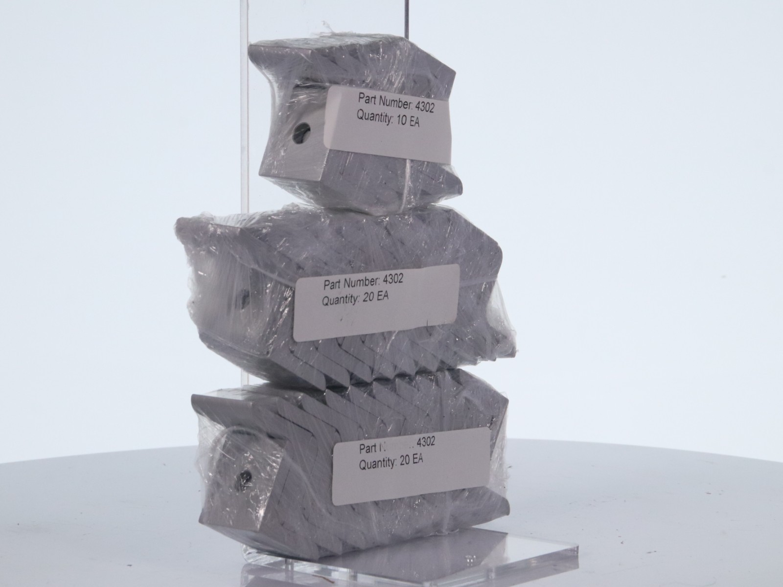 Lot of 50 80/20 Inc 4302 15 Series Aluminum T-Slot 2-Hole Inside Corner Brackets - Image 11