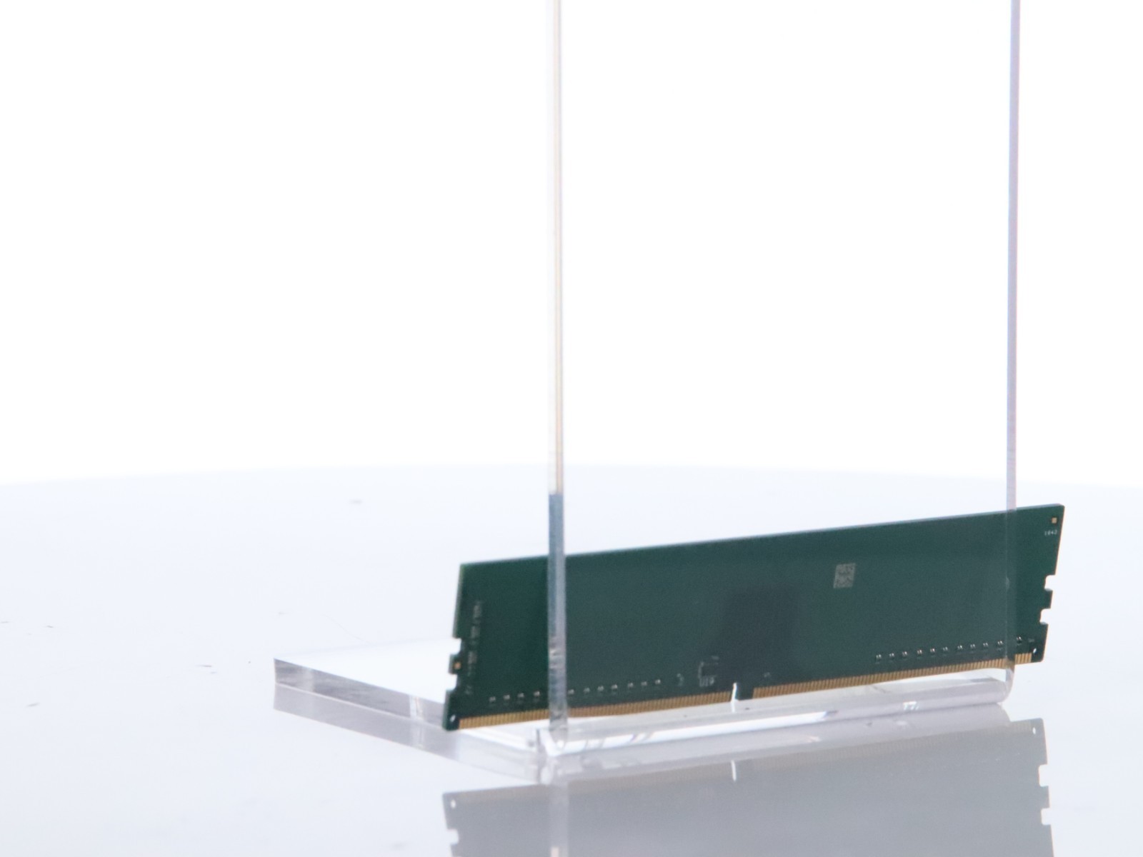 Lot of 4 Crucial 8GB DDR4-2666 UDIMM Desktop RAM Memory CT8G4DFS8266.M8FE - Image 6