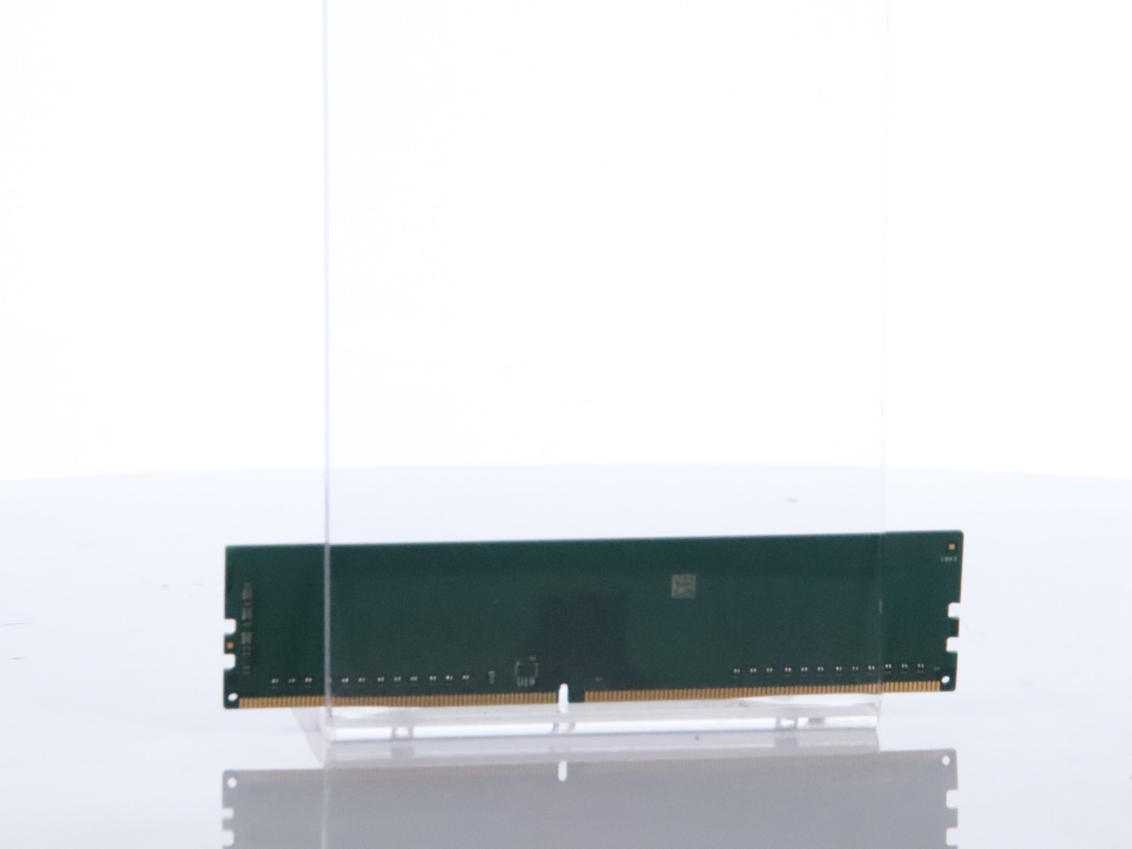 Lot of 4 Crucial 8GB DDR4-2666 UDIMM Desktop RAM Memory CT8G4DFS8266.M8FE - Image 7
