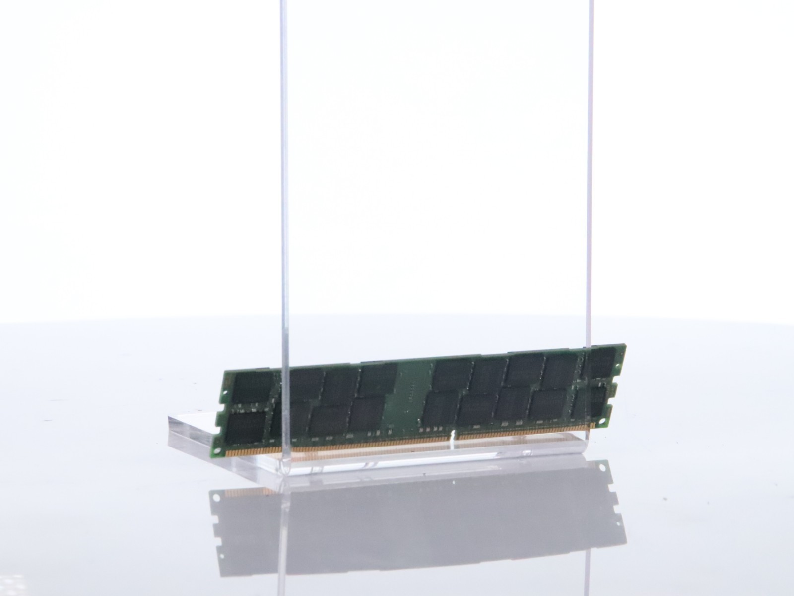 Lot of 6 Samsung 16GB DDR3 ECC REG PC3-14900R 1866MHz RAM M393B2G70QH0-CMAQ8 - Image 6