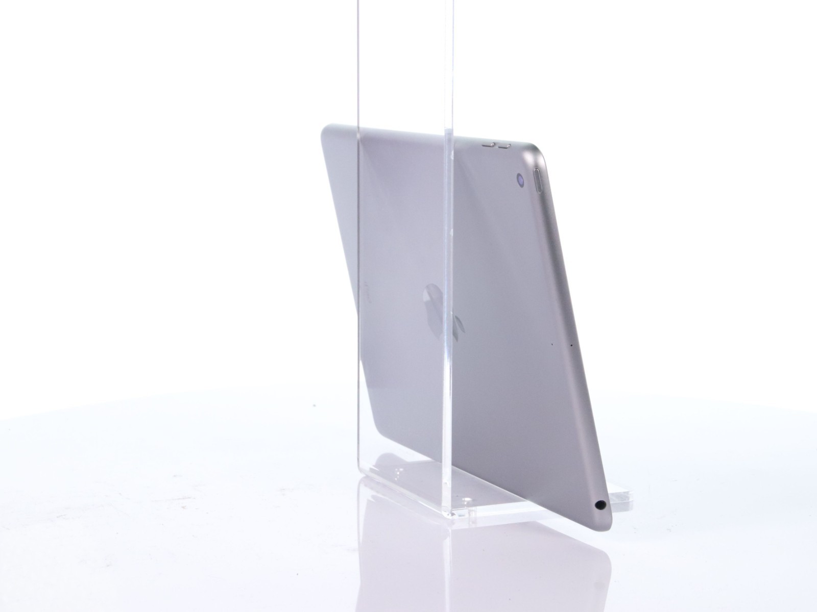 Apple iPad 6th Gen 9.7" (32GB Storage - Silver + Black) A1893 - Image 9