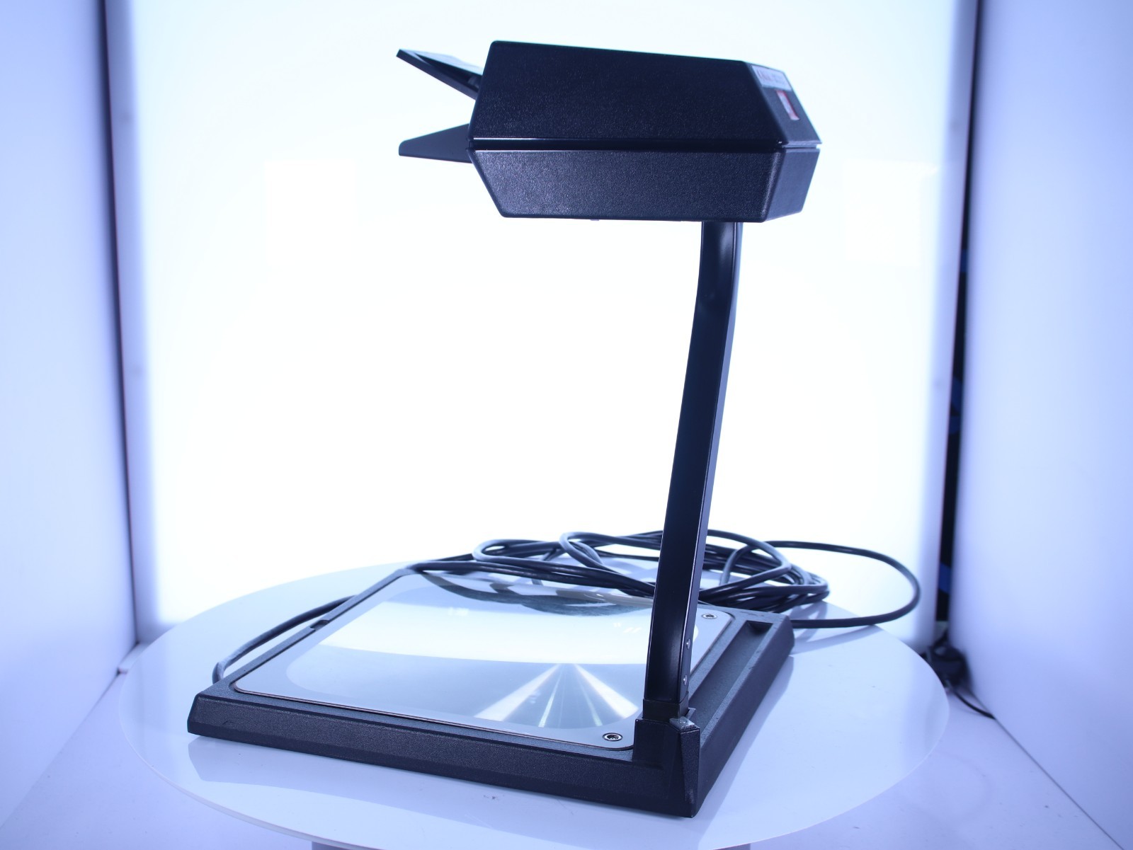 3M Scotch 589 Overhead Projector Folding Briefcase Portable Model - Working - Image 4