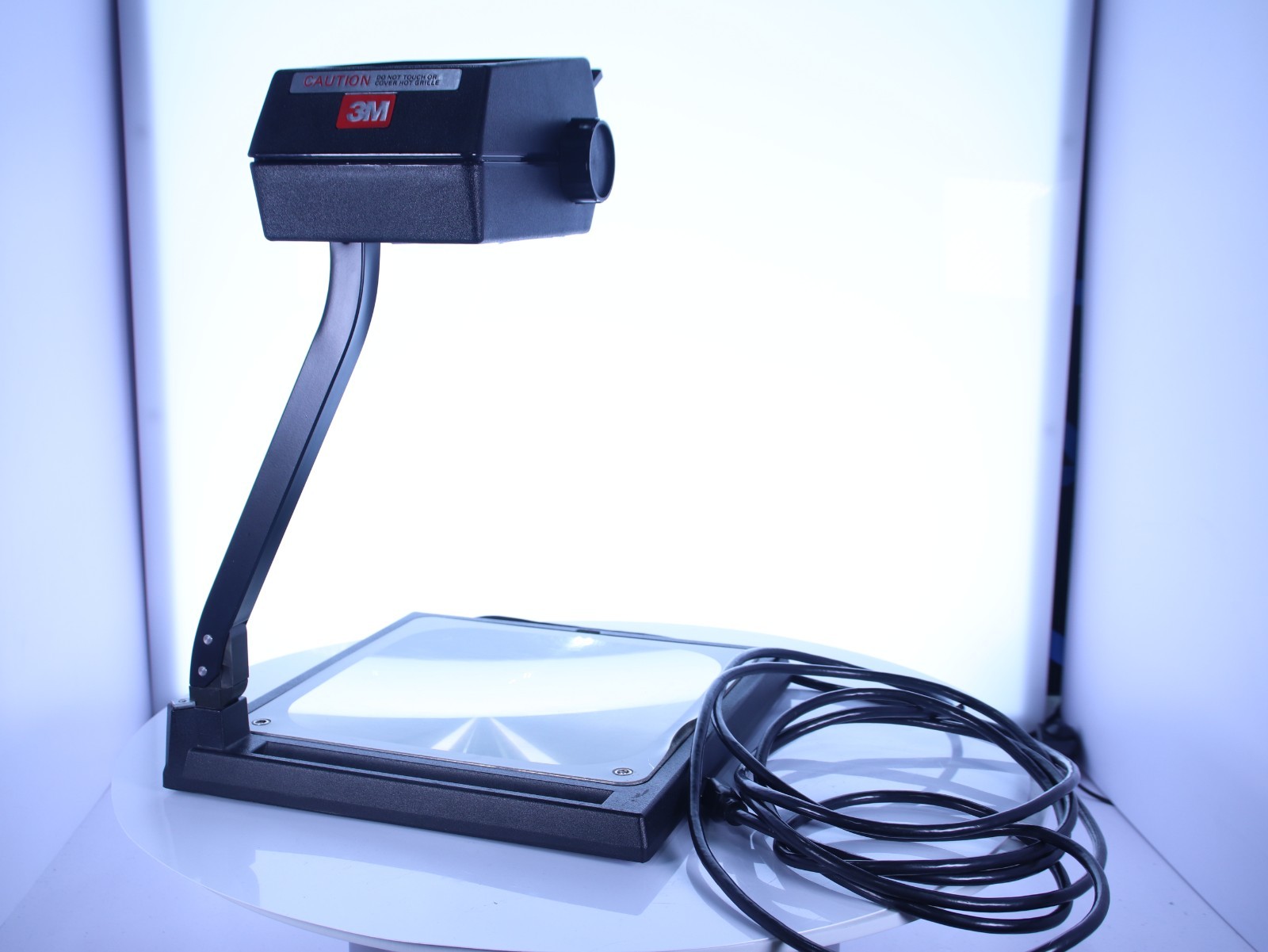 3M Scotch 589 Overhead Projector Folding Briefcase Portable Model - Working - Image 7