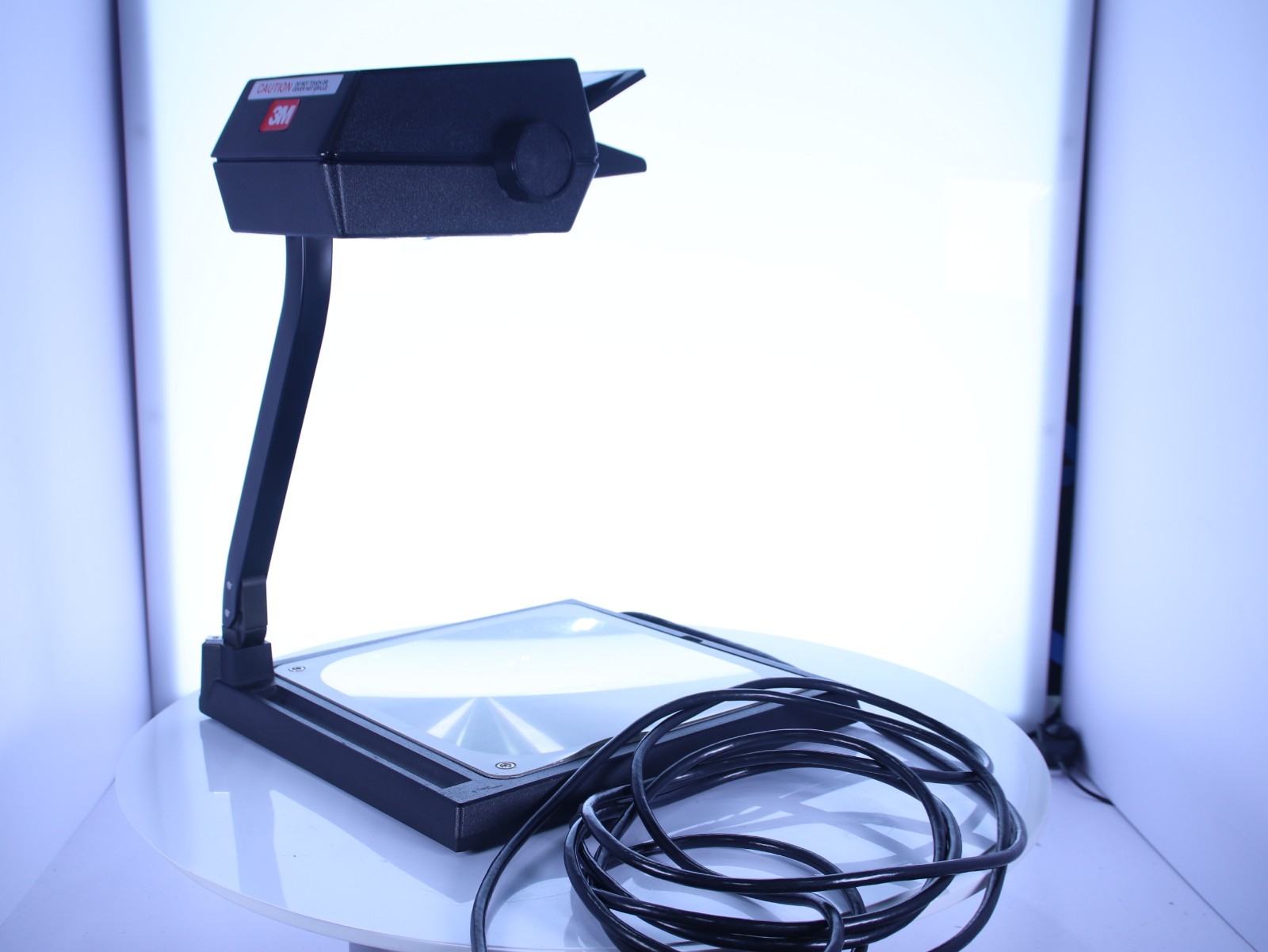 3M Scotch 589 Overhead Projector Folding Briefcase Portable Model - Working - Image 8