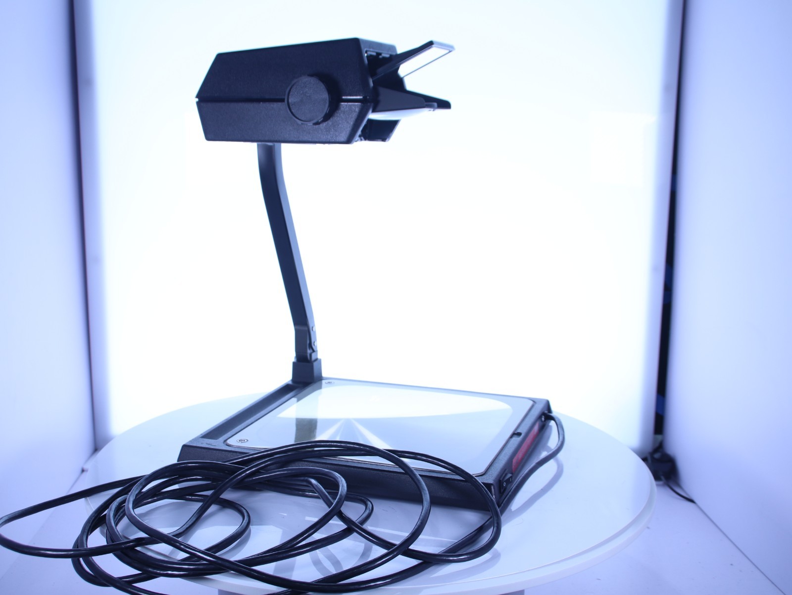 3M Scotch 589 Overhead Projector Folding Briefcase Portable Model - Working - Image 10