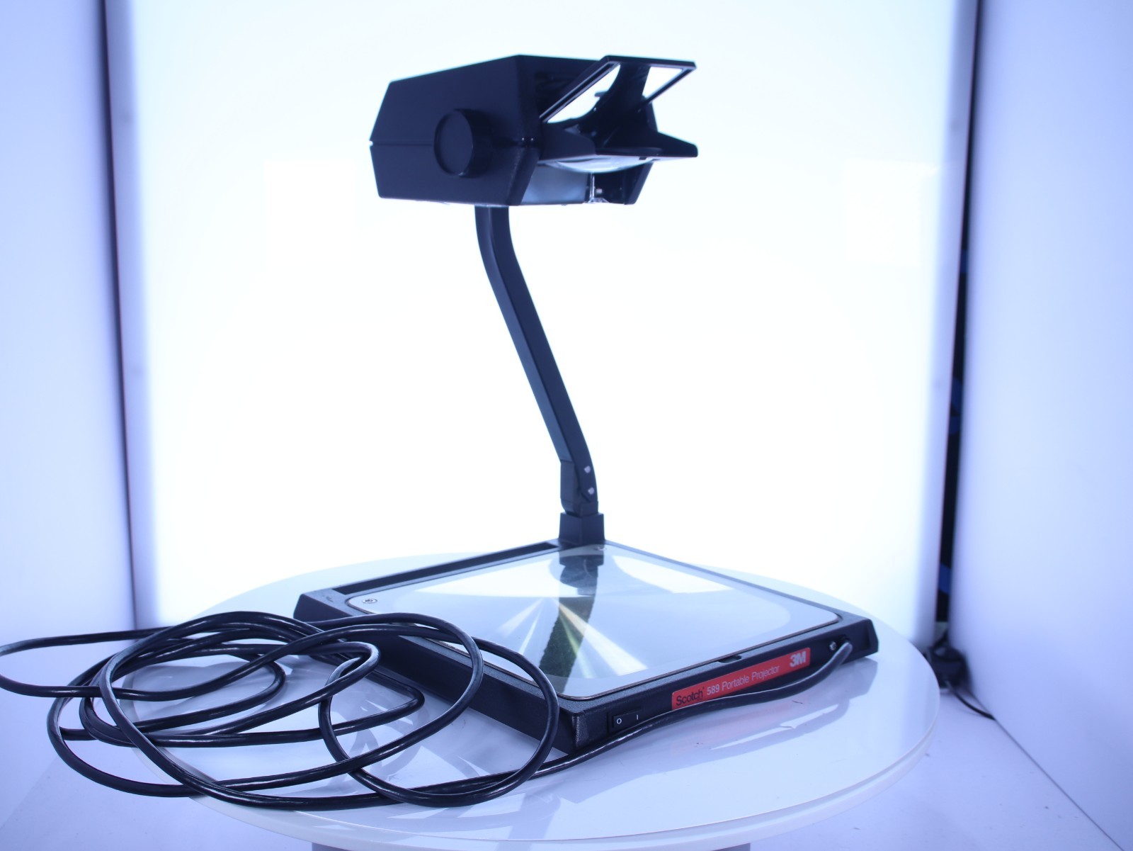 3M Scotch 589 Overhead Projector Folding Briefcase Portable Model - Working - Image 11