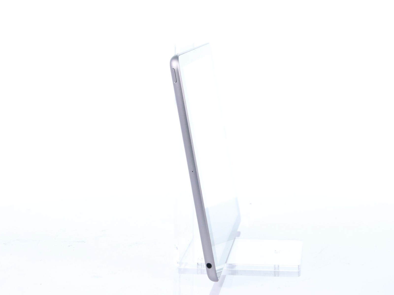 Apple iPad 9.7" 5th Gen (Wi-Fi Only) 32GB iOS: 16.7.15 - Image 9