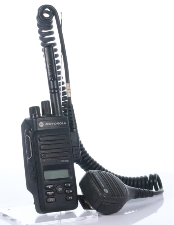 Lot of 2Motorola XPR 3500e UHF 16 Channel Radio AAH02RDH9VA1AN 2-Way w/ Handheld