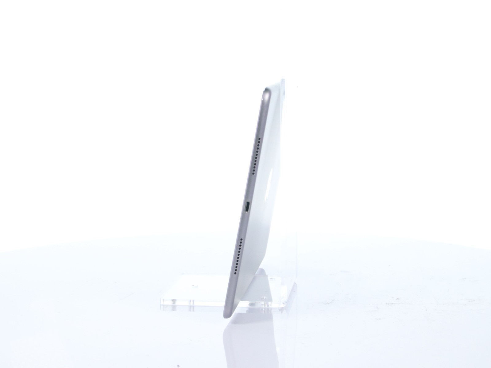 Apple iPad Pro 9.7" 1st Gen 32GB Silver A1673 (Wi-Fi only) - Image 4