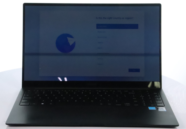 Samsung Galaxy Book2 Pro NP950XEE 15.6" Core i7-1260P 32GB RAM 1TB NVME W11H
