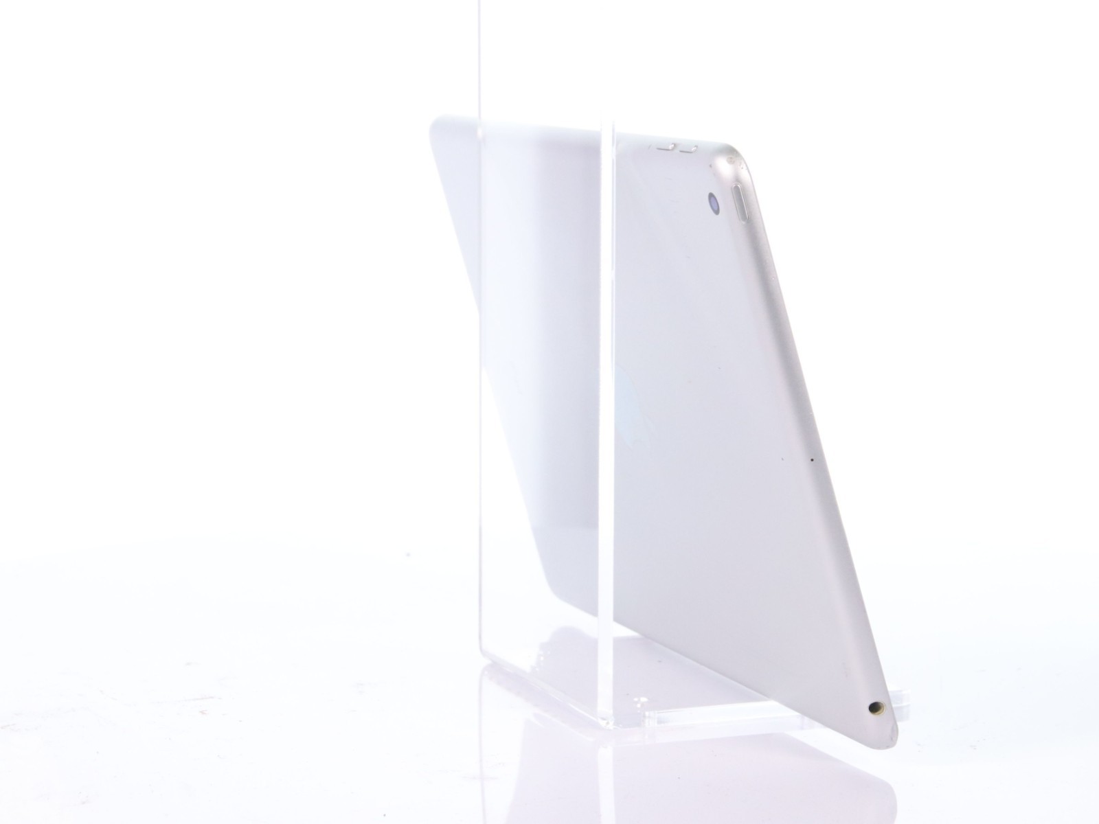 Apple iPad 5th Gen A1822 32GB iOS: 16.7.15 (WiFi Only) - Image 9