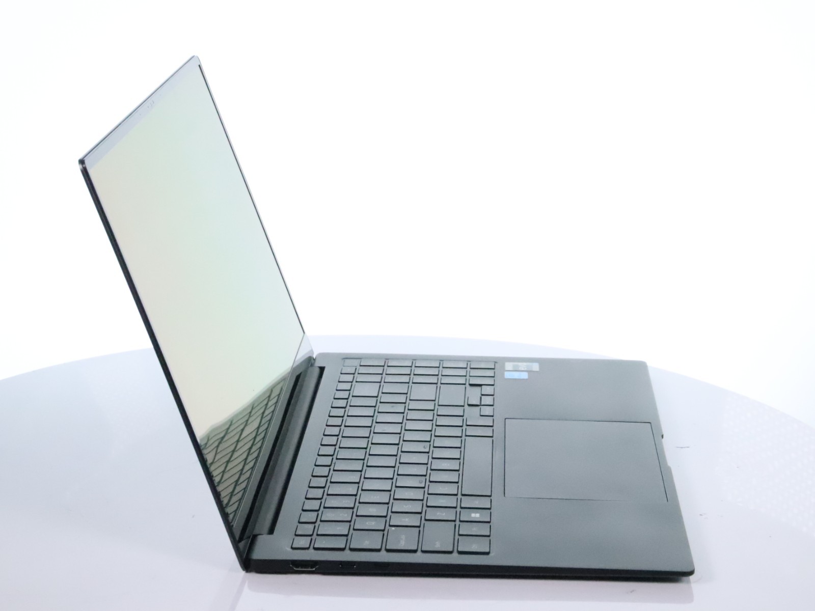 Samsung Galaxy Book2 Pro NP950XEE 15.6" Core i7-1260P 32GB RAM 1TB NVME W11H - Image 4
