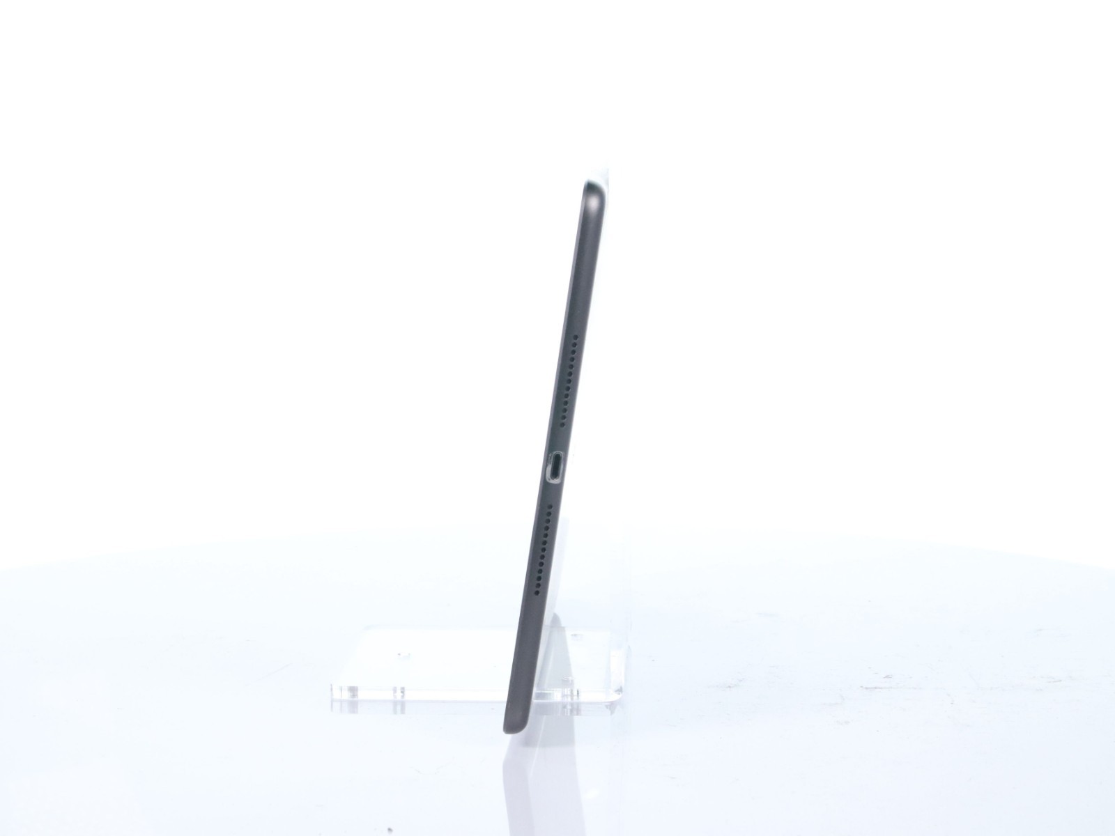 Apple iPad 7th Gen A2197 32GB iOS: 18.7.8 (WiFi Only) - Image 4