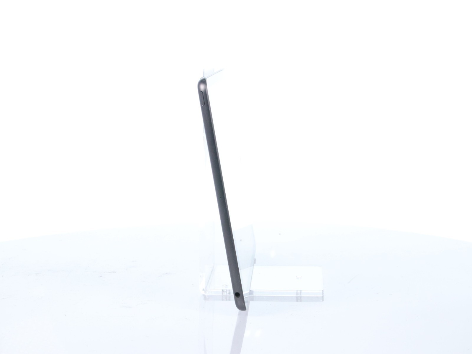 Apple iPad 7th Gen A2197 32GB iOS: 18.7.8 (WiFi Only) - Image 10