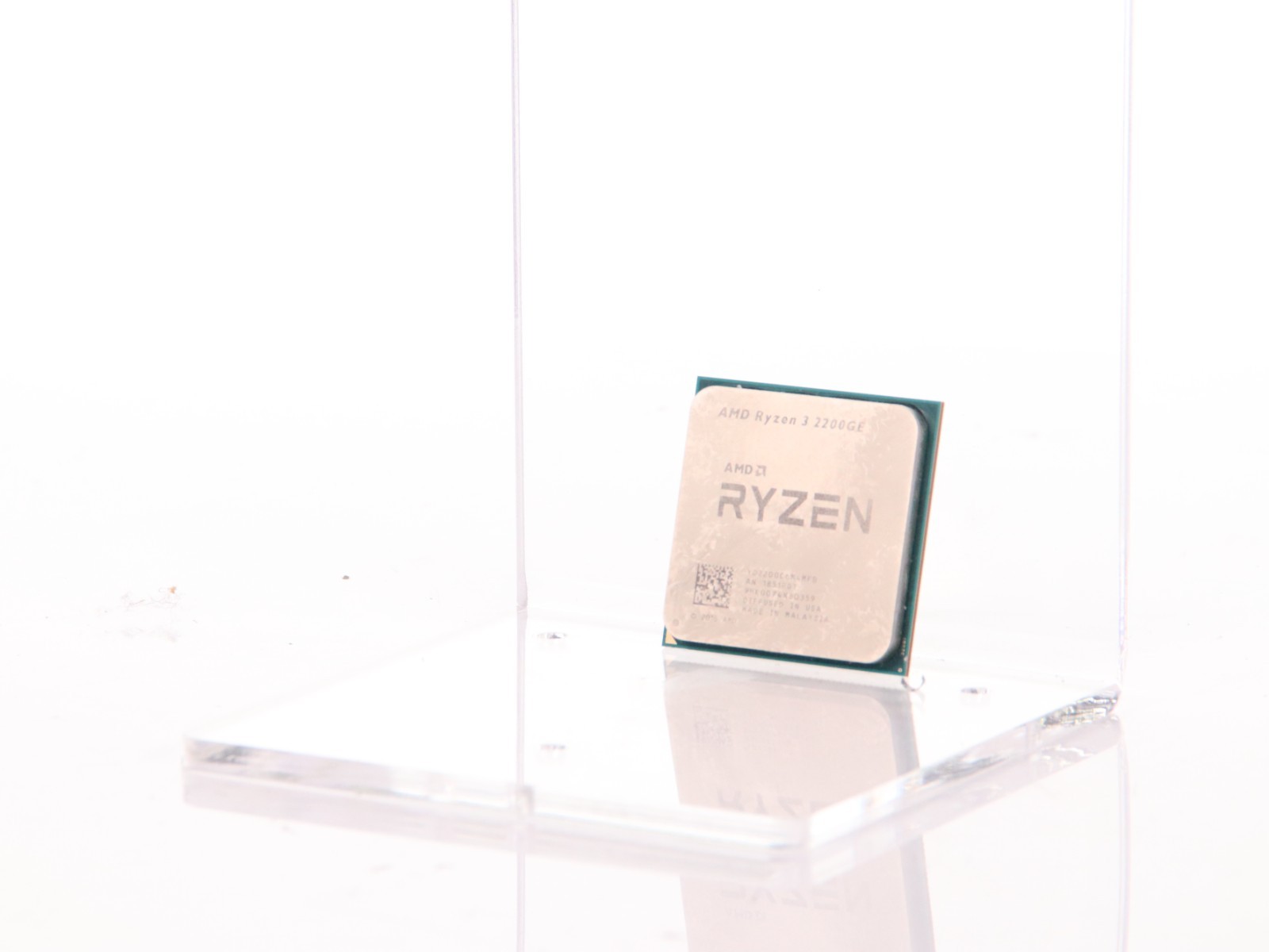 AMD Ryzen 3 2200GE 3.2 GHz Socket AM4 YD2200C6M4MFB Desktop CPU - Image 2