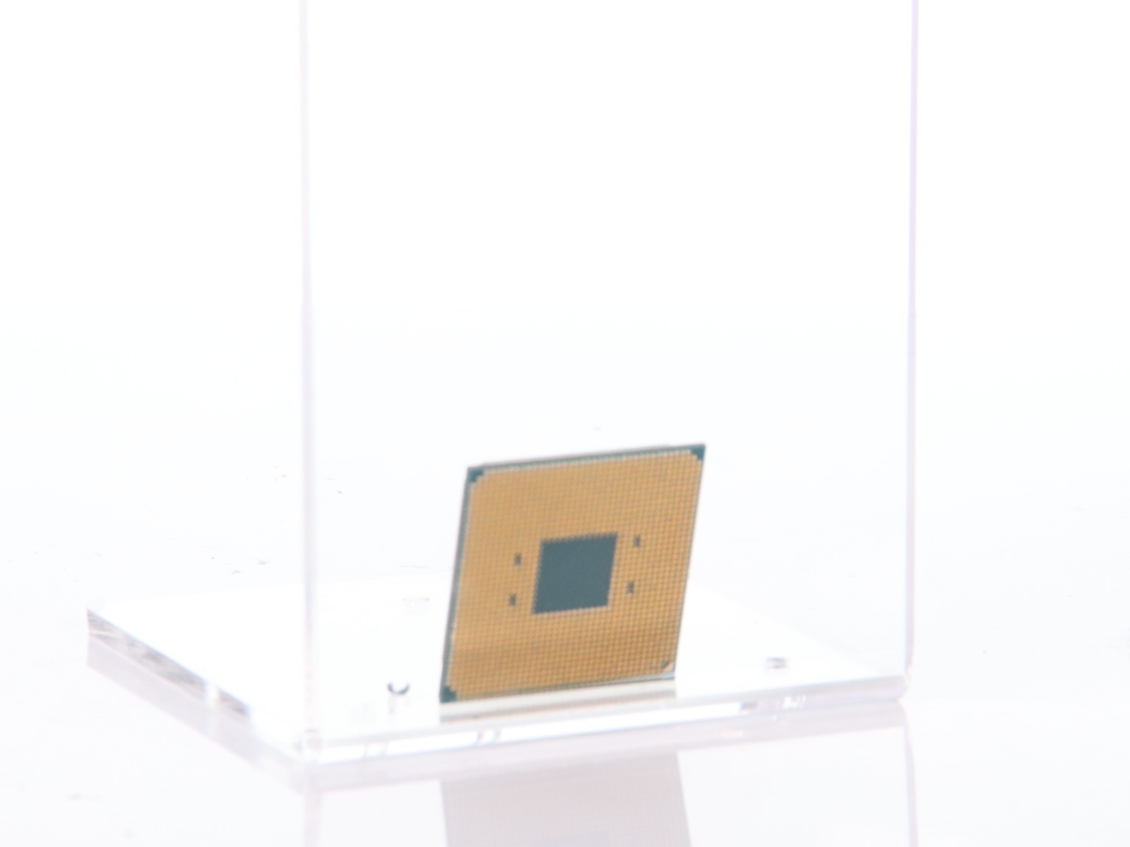 AMD Ryzen 3 2200GE 3.2 GHz Socket AM4 YD2200C6M4MFB Desktop CPU - Image 6