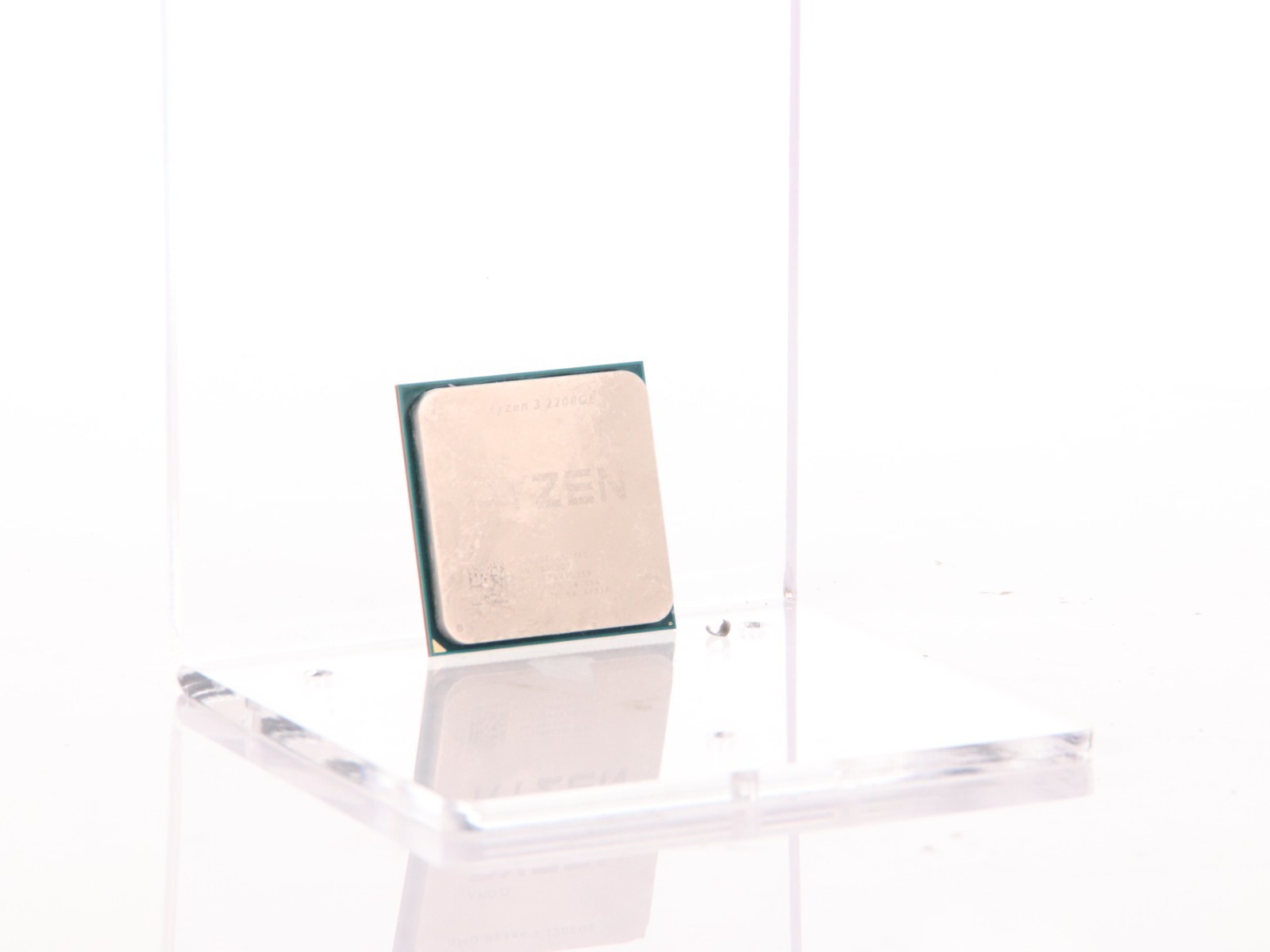 AMD Ryzen 3 2200GE 3.2 GHz Socket AM4 YD2200C6M4MFB Desktop CPU - Image 12