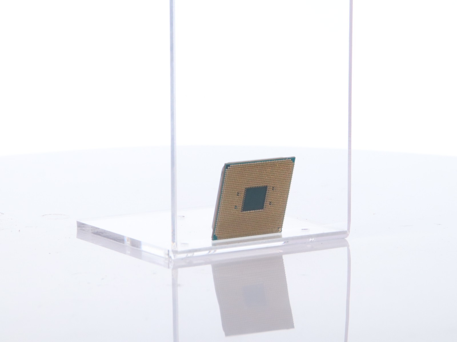 AMD Ryzen 5 PRO 2400GE YD240BC6M4MFB 3.2GHz DDR4 - Image 6