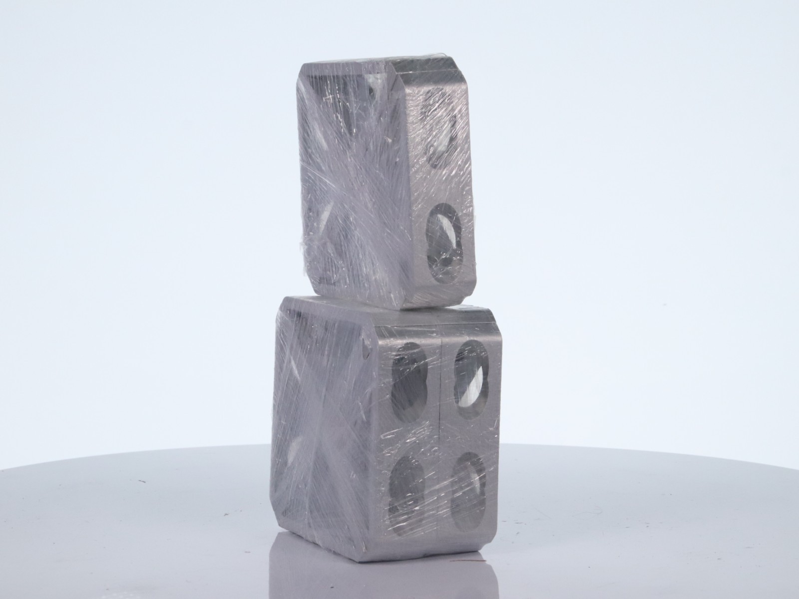 Lot of 12 80/20 4336 Tall Gusseted Inside Corner Bracket, 15-Series, 4-Hole - Image 9