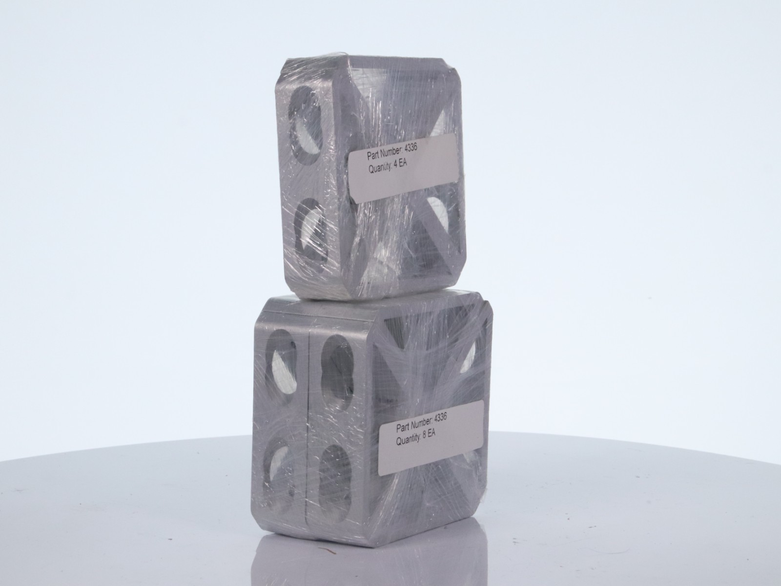 Lot of 12 80/20 4336 Tall Gusseted Inside Corner Bracket, 15-Series, 4-Hole - Image 11