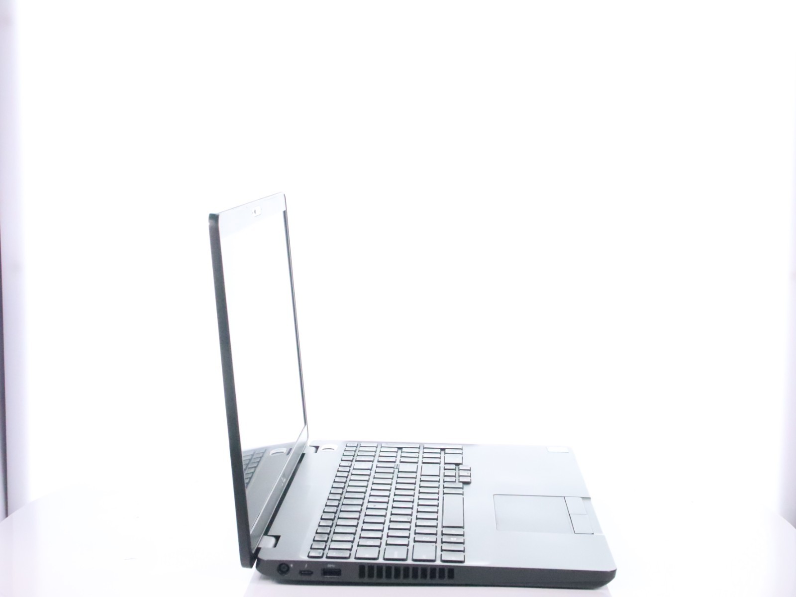 Dell Latitude 5500 Core i7-8665U 16GB RAM 256GB SSD Win 11 Pro w/ AC Adapter - Image 10