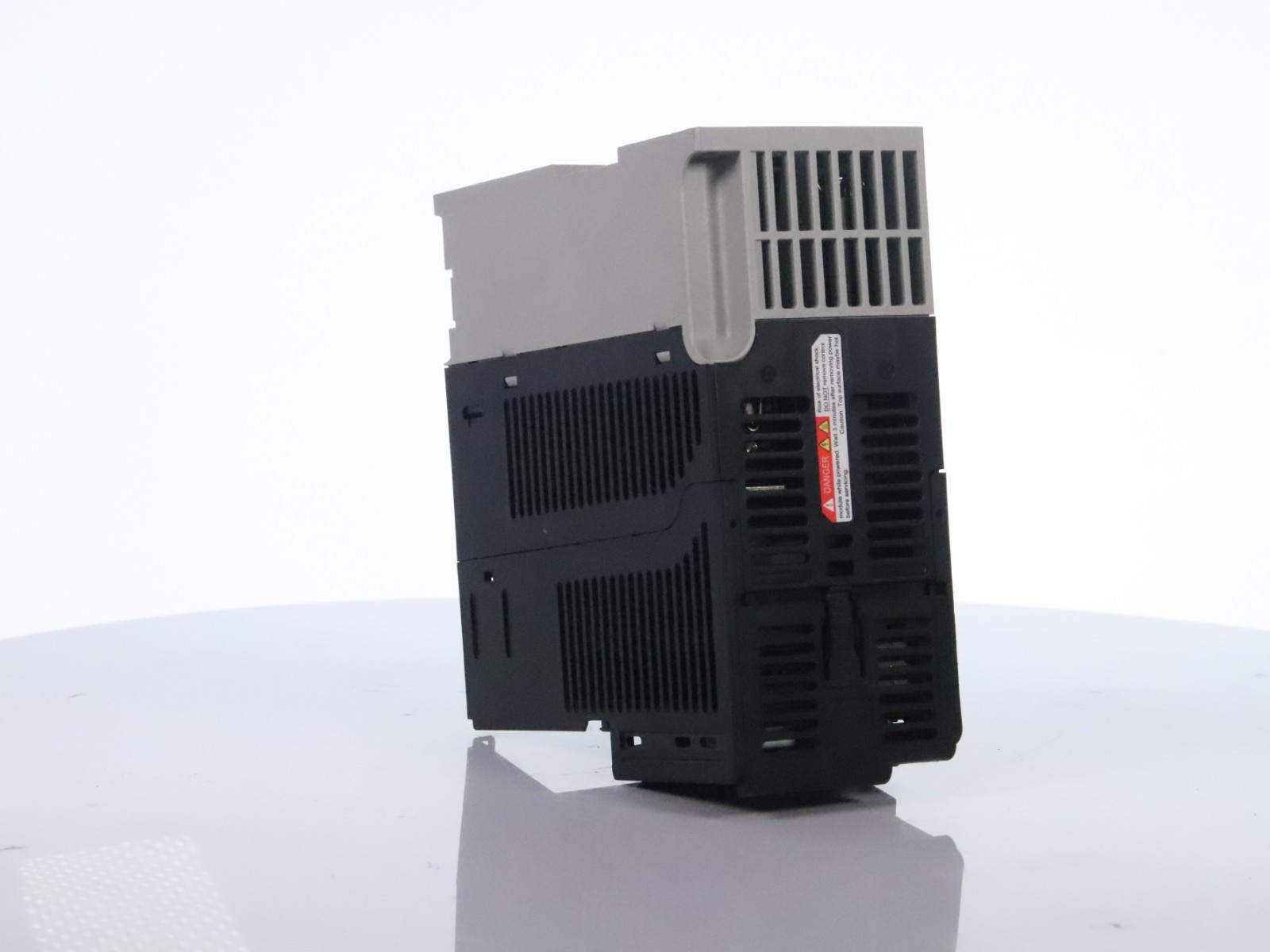 Allen Bradley 25B-E3P0N104 Powerflex 525 Ac Drive 600V / 3A / 2Hp / 1.5Kw - Image 9